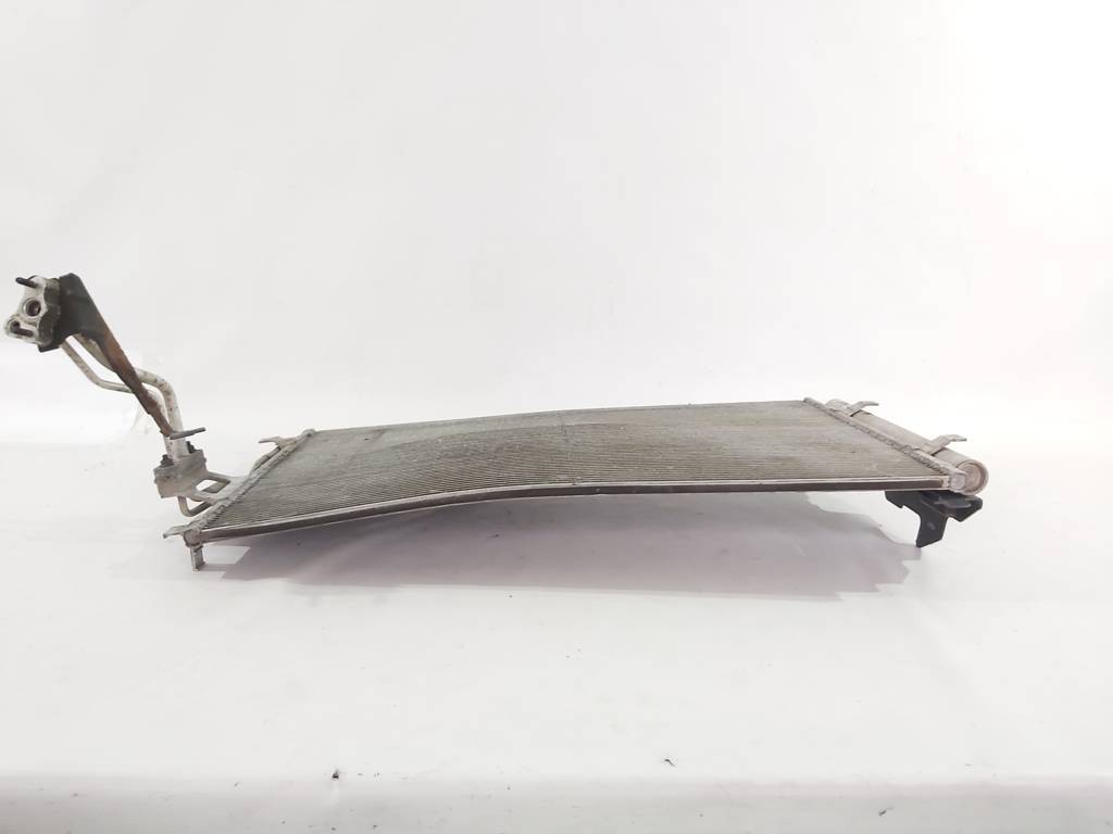 Santa fe Радіатор кондиціонера Hyundai Santa Fe 2011-2015 976061U100 Hyundai Santa Fe 4
