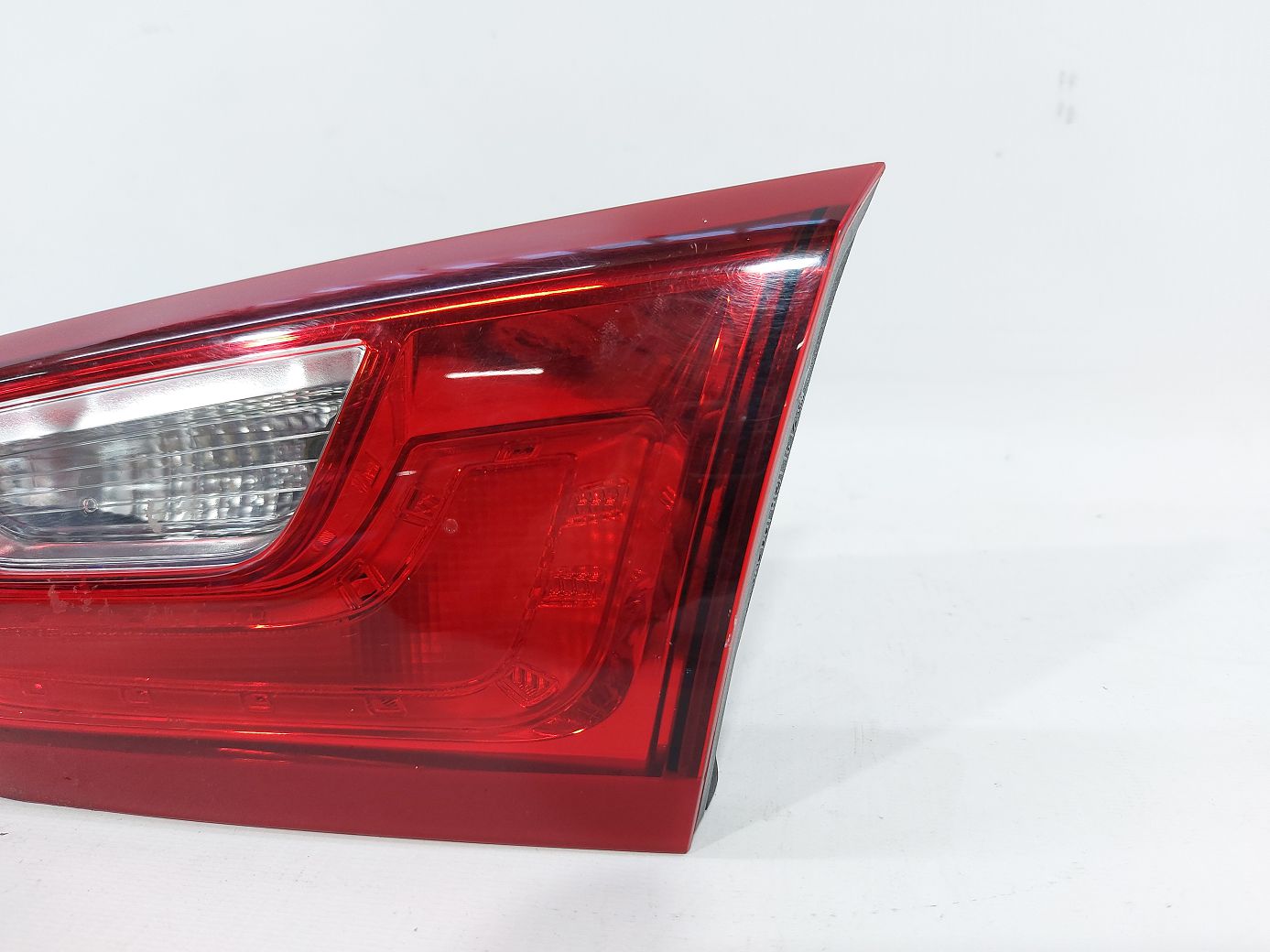 Malibu Фонарь крышки багажника правый Chevrolet Malibu 2016-2021 84130997 Chevrolet Malibu 2