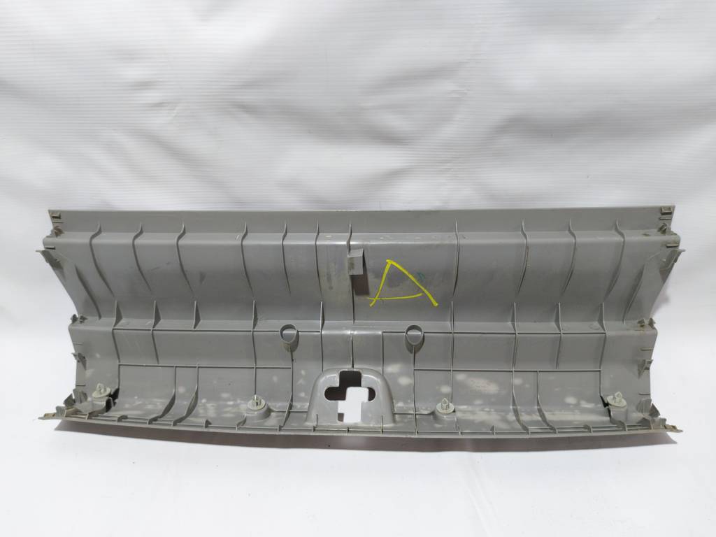 Insight Накладка задней панели багажного отделения Honda Insight 2010-2014 84640TM8A01ZA Honda Insight 9