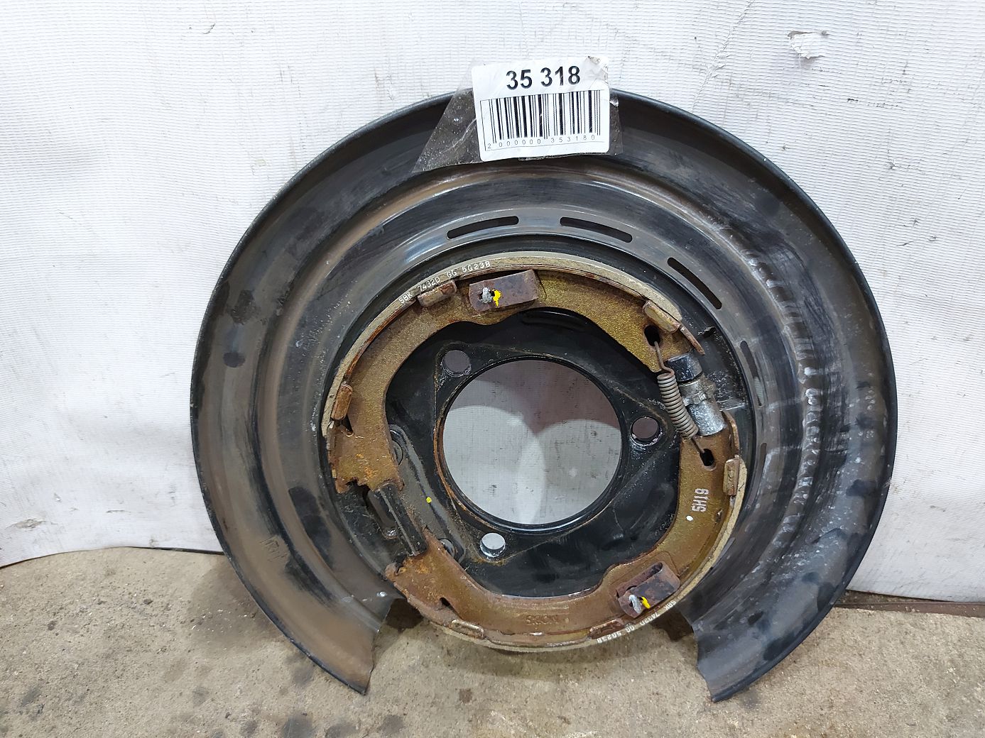 Ats Пильовик гальмівного диска переднього правого Cadillac ATS 2013-2019 23316747 Cadillac ATS 7