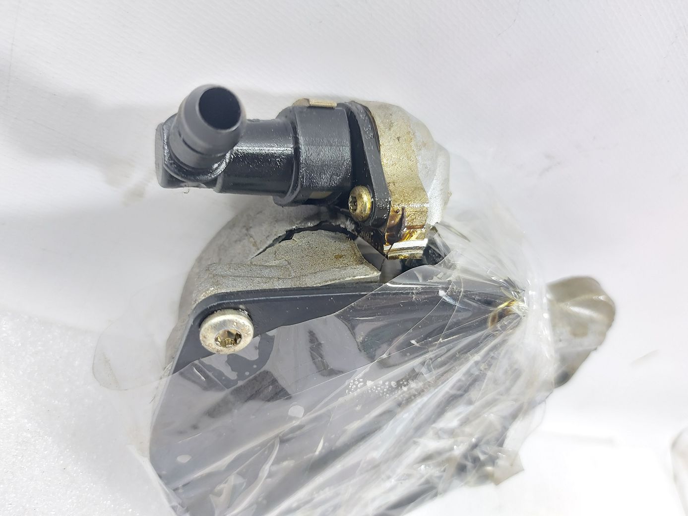 Ats Вакуумный насос (сломан) Cadillac ATS 2013-2019 12686657 Cadillac ATS 3