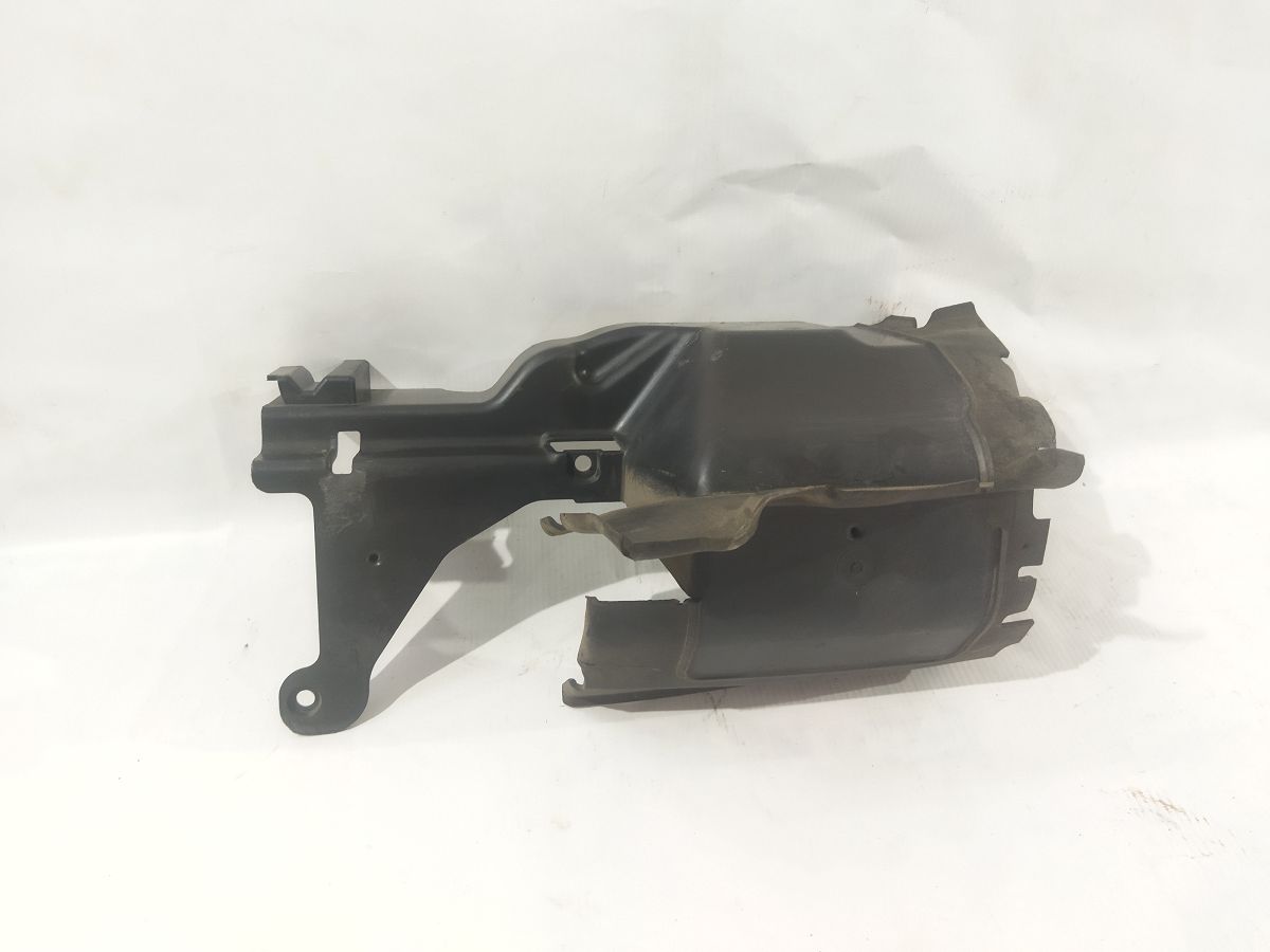 S60 Дефлектор радиатора левый Volvo S60 2014-2018 31383122 Volvo S60 4