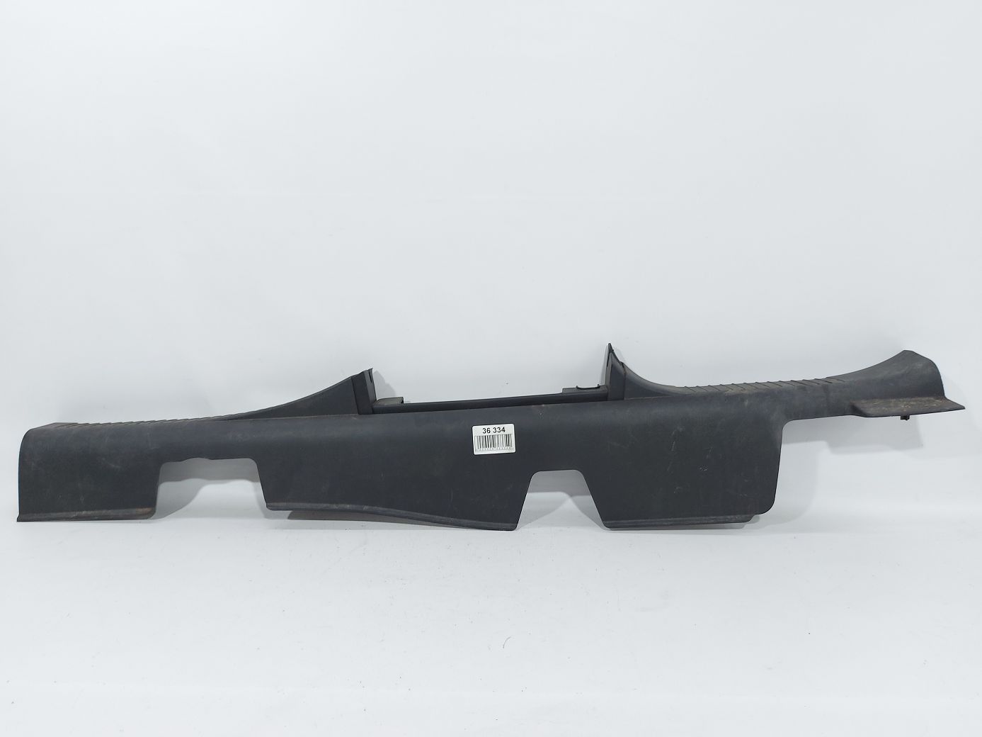 Compass. Обшивка порога права внутрішня Jeep Compass 2007-2017 YF04XDVAF Jeep Compass