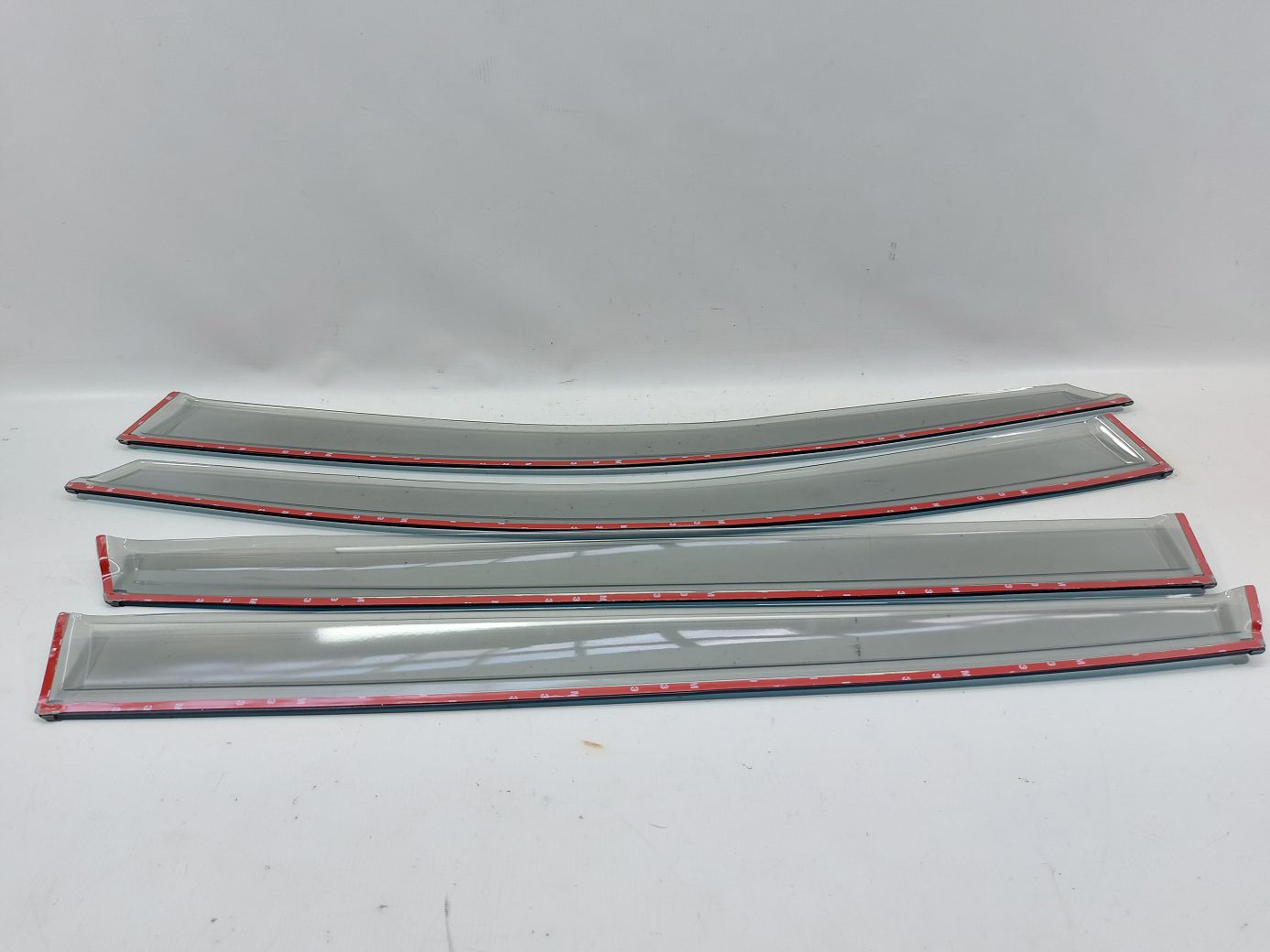 Вітровики бокового скла Дефлектори вікон Volkswagen dflc00007 Volkswagen ID.6X 4