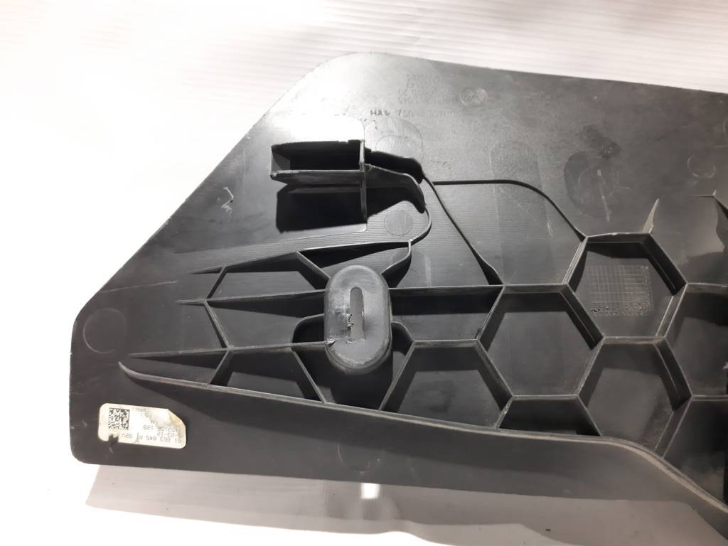 Passat s Обшивка центральної консолі ліва Volkswagen Passat S 2012-2020 561863045A82V Volkswagen Passat S 3