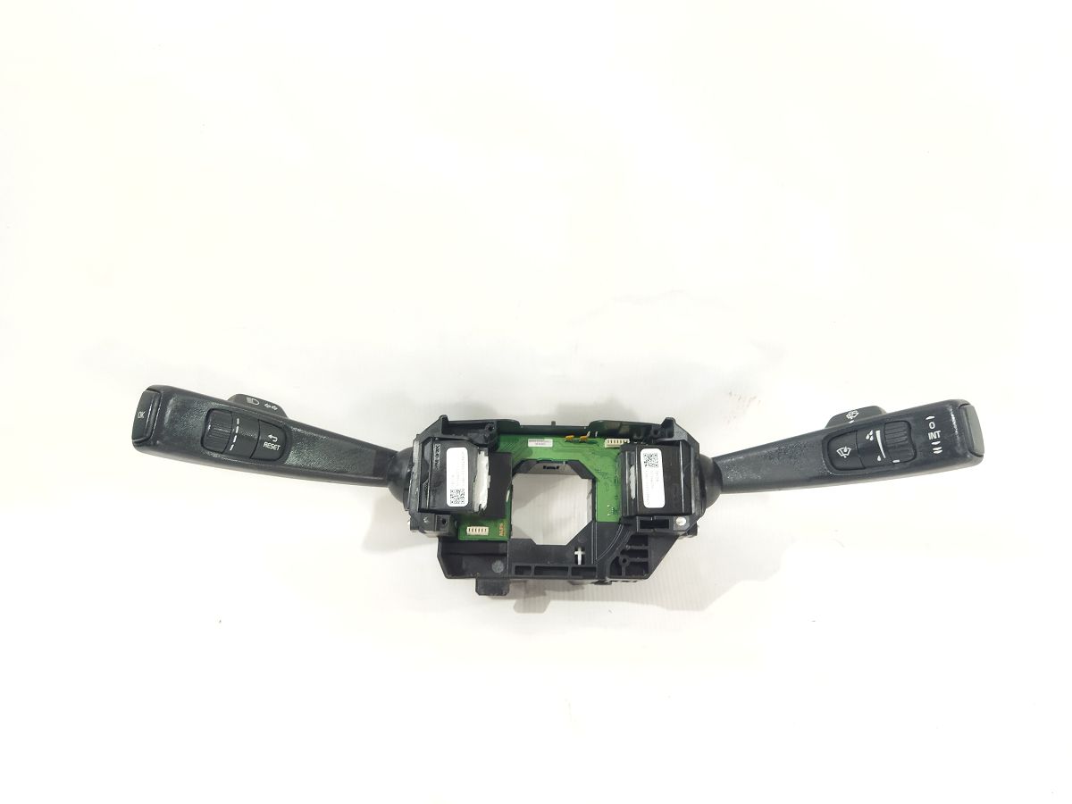 S60. Подрулевой переключатель (гитара) Volvo S60 2011-2018 31456045 Volvo S60