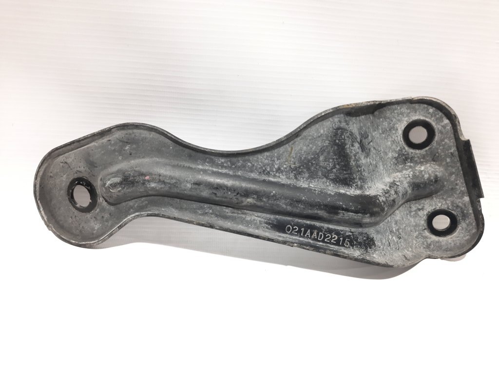 Journey Кронштейн поперечної задньої балки лівий Dodge Journey 2016-2019 5151021AA Dodge Journey 2