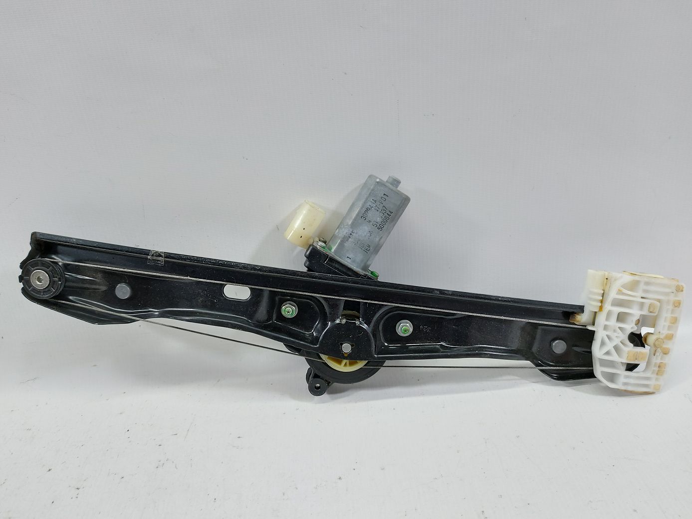 328i xdrive. Склопідйомник дверей задньої правої BMW 328i xDrive 2012-2016 51357281888 BMW 328i xDrive