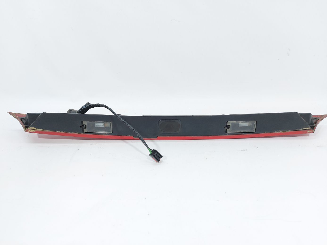 Fiesta sedan Накладка крышки багажника Ford Fiesta sedan 2014-2019 D2BZ5443400CA Ford Fiesta sedan 3 Fiesta sedan Накладка крышки багажника Ford Fiesta sedan 2014-2019 D2BZ5443400CA Ford Fiesta sedan 3