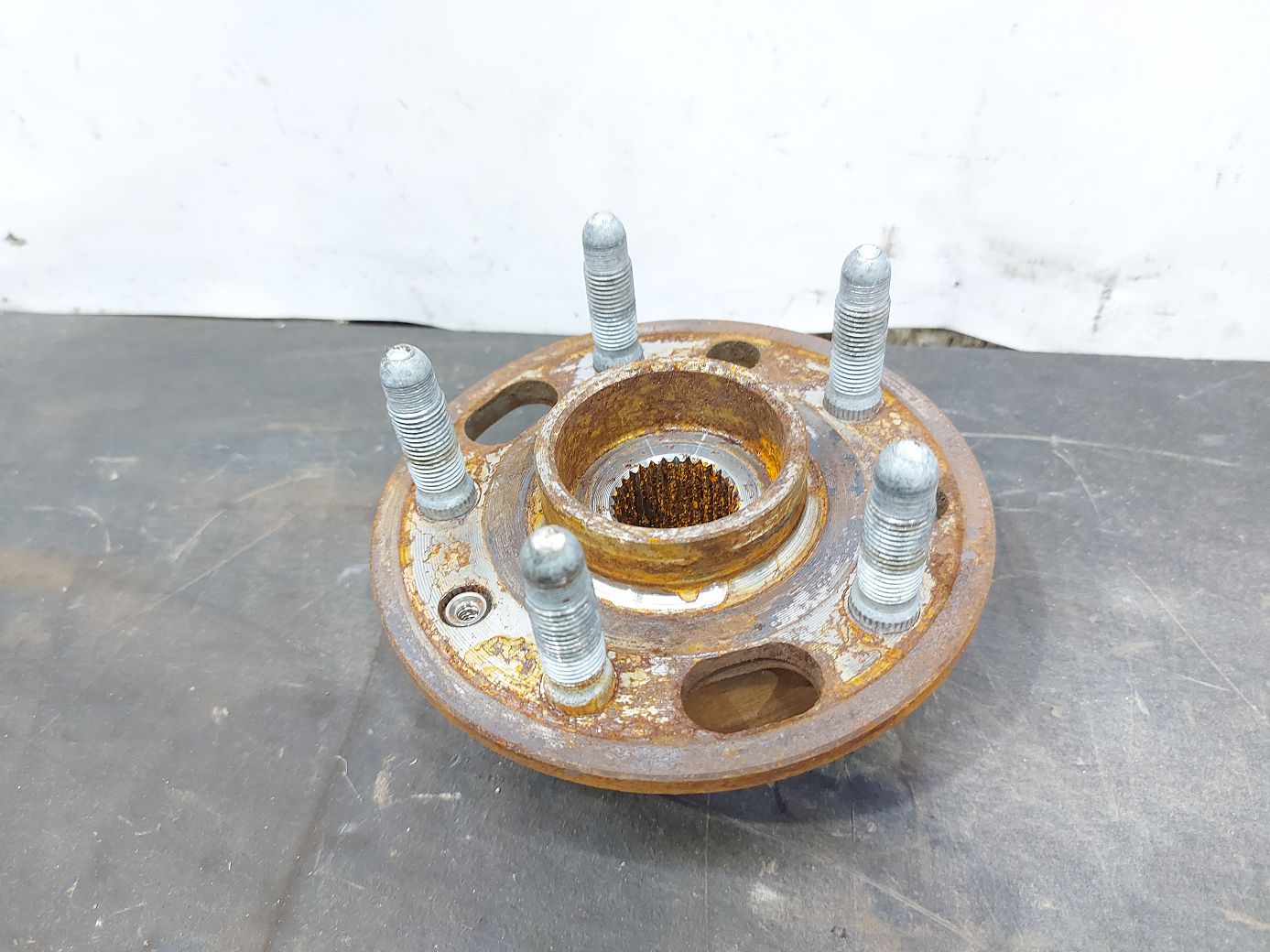 Equinox Ступиця передня ліва/права Chevrolet Equinox 2010-2017 13507374 Chevrolet Equinox 3