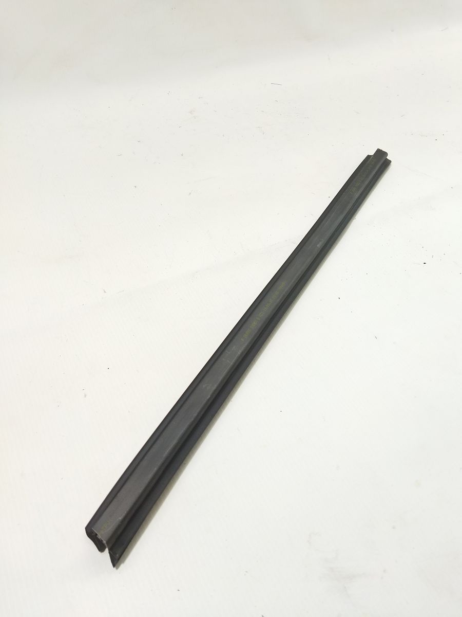 328i xdrive. Уплотнитель стекла двери задней правой внутренний BMW 328i xDrive 2009-2011 51347060248 BMW 328i xDrive