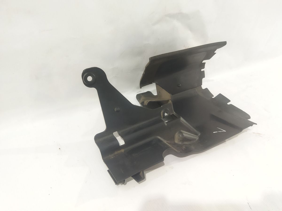 S60 Дефлектор радиатора левый Volvo S60 2014-2018 31383122 Volvo S60 3