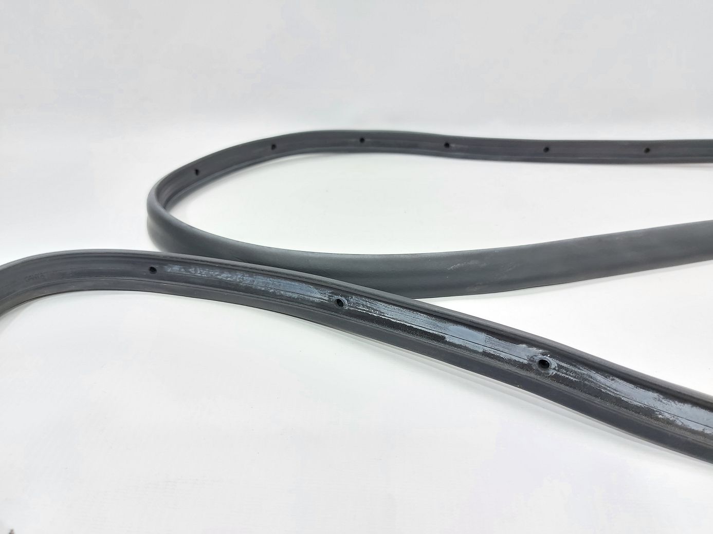 Fusion Уплотнительная резинка двери передней правой Ford Fusion 2013-2020 DS7Z5420530 Ford Fusion 2