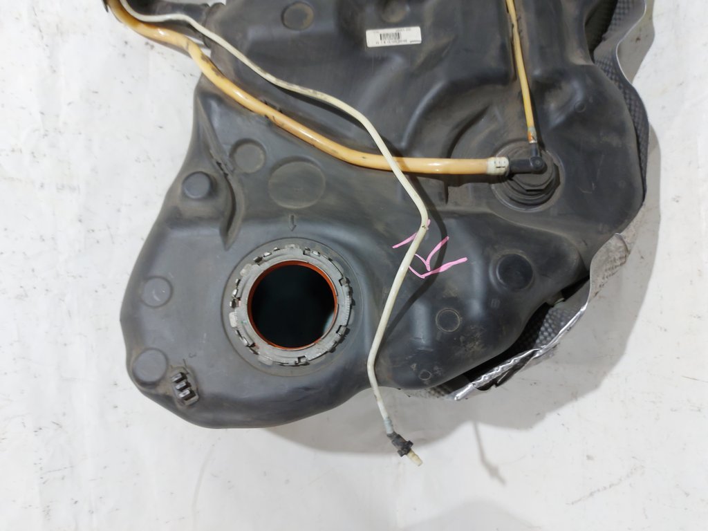 Passat s Бензобак із горловиною Volkswagen Passat S 2012-2016 561201055A Volkswagen Passat S 19