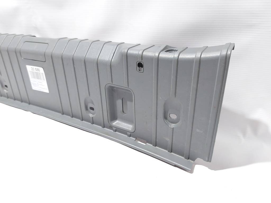 328i xdrive Накладка задней панели багажного отделения BMW 328i xDrive 2006-2011 51477059258 BMW 328i xDrive 3