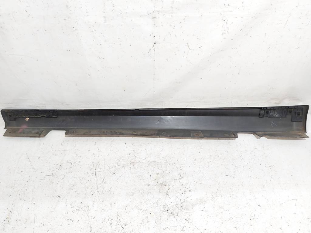 328i xdrive Порог правый (пластик) BMW 328i xDrive 2006-2012 51778041142 BMW 328i xDrive 5