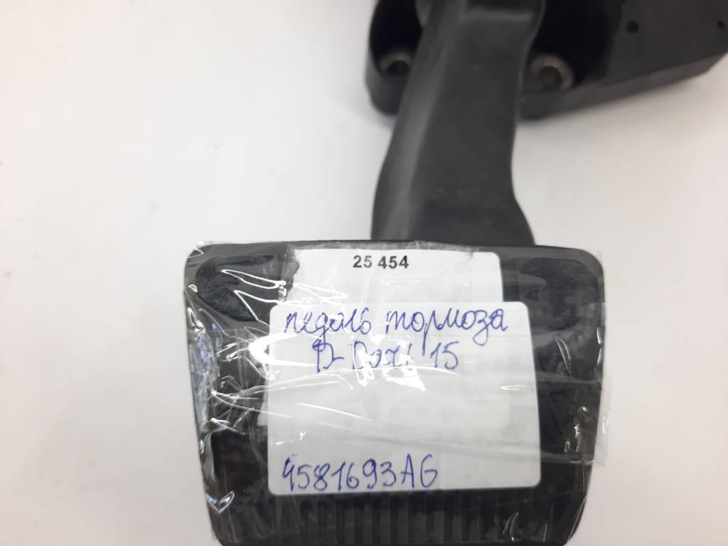 Dart Педаль гальма Dodge Dart 2015 4581693AG Dodge Dart 27