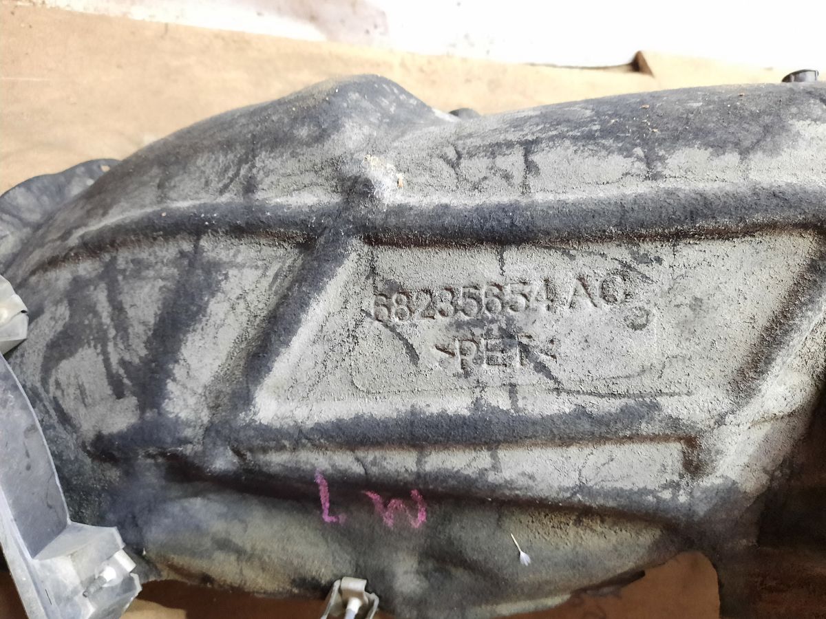 200 limited Підкрилок задній правий Chrysler 200 Limited 2015-2017 68235654AD Chrysler 200 Limited 5