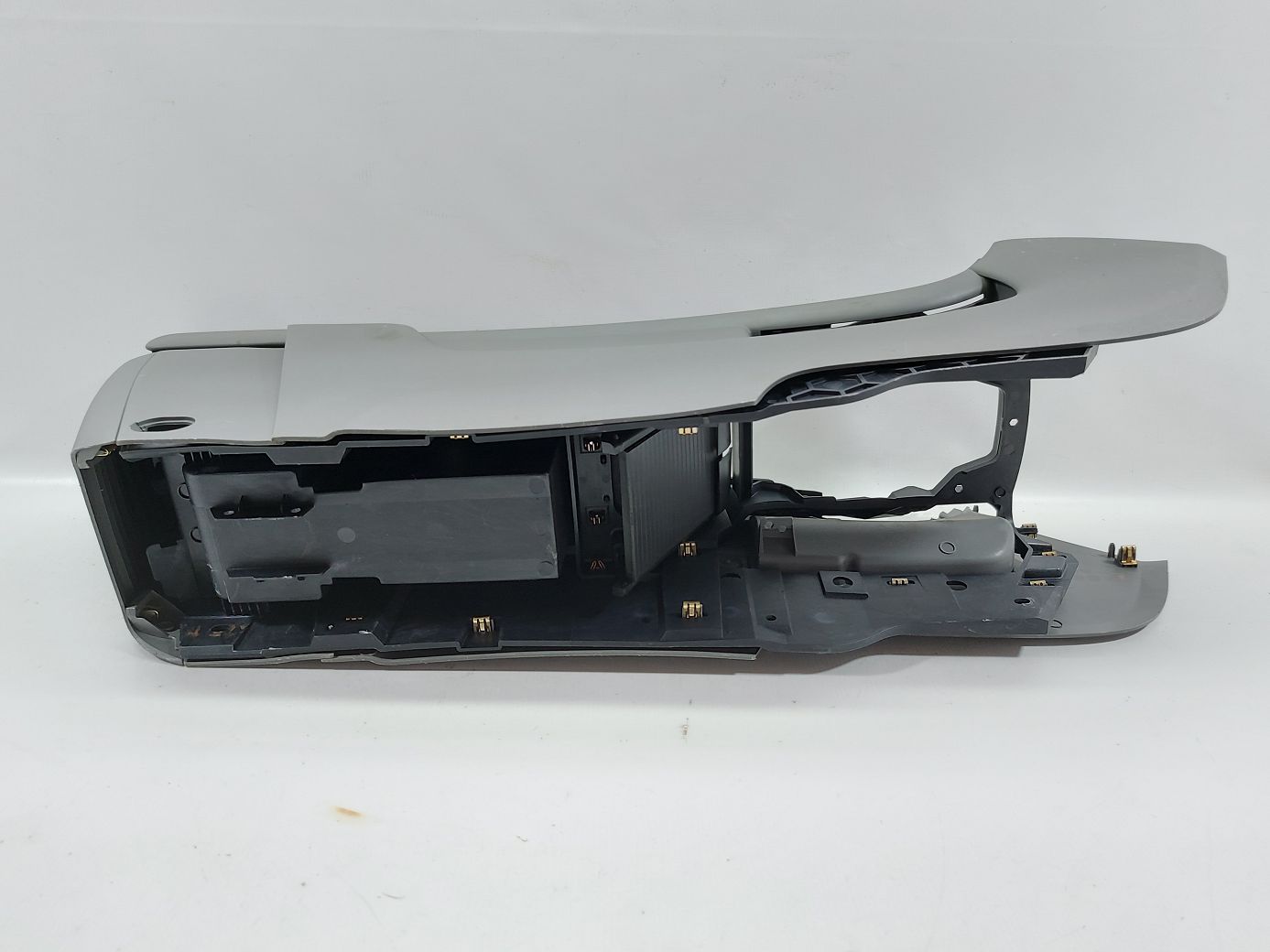 Malibu Консоль центральна Chevrolet Malibu 2013 22909530 Chevrolet Malibu 4