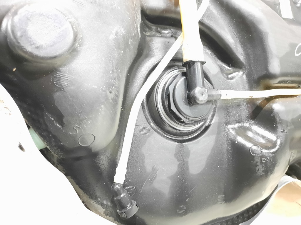 Passat s Бензобак із горловиною Volkswagen Passat S 2012-2016 561201055A Volkswagen Passat S 32