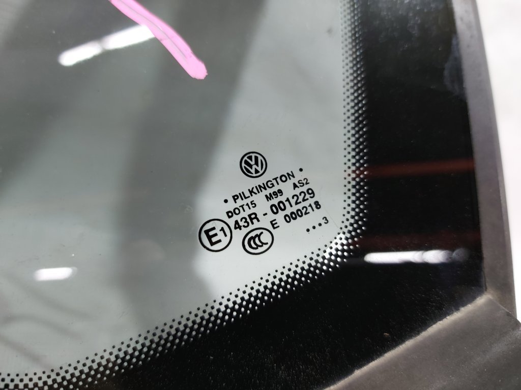 Passat s Квапка чверті задньої права Volkswagen Passat S 2012-2015 561845298JNVB Volkswagen Passat S 3