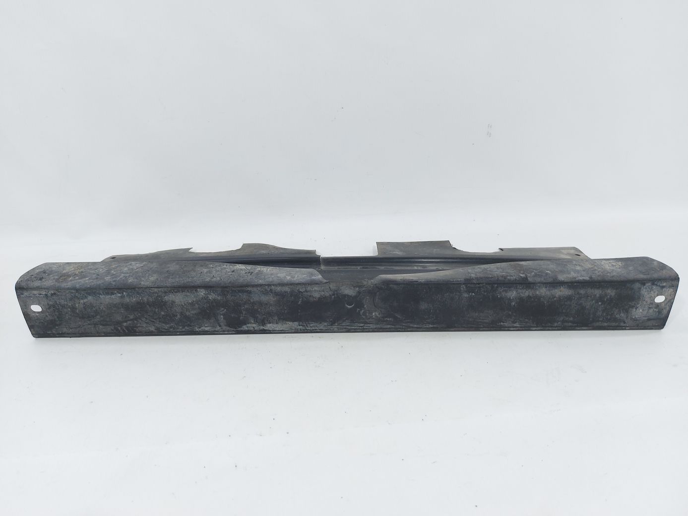 Dart Пыльник радиатора нижний Dodge Dart 2013-2019 68381779AA Dodge Dart 2