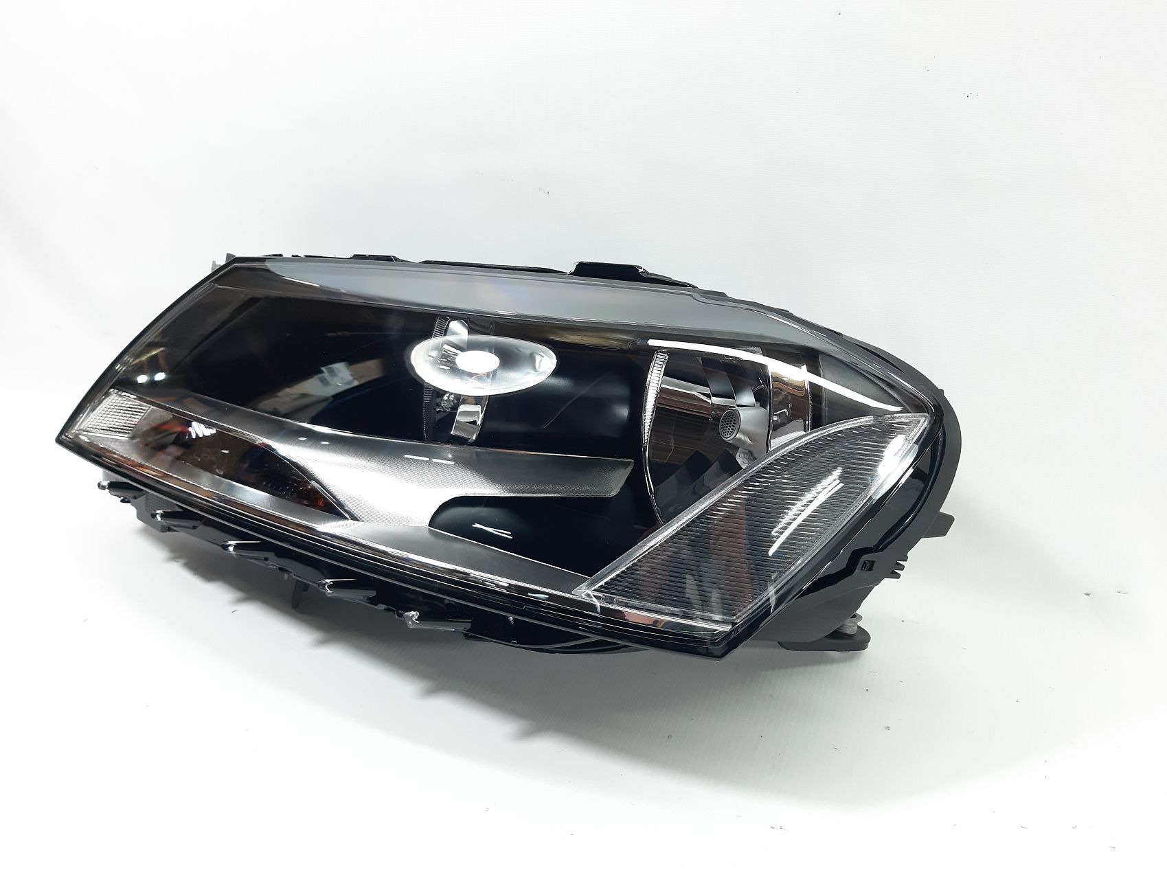 Фари головного світла Фара передня ліва (EUR) Volkswagen В7 2012-2015 3AB941005 3