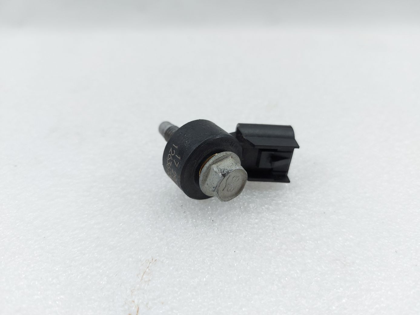 Malibu. Датчик детонації Chevrolet Malibu 2016-2021 12636736 Chevrolet Malibu