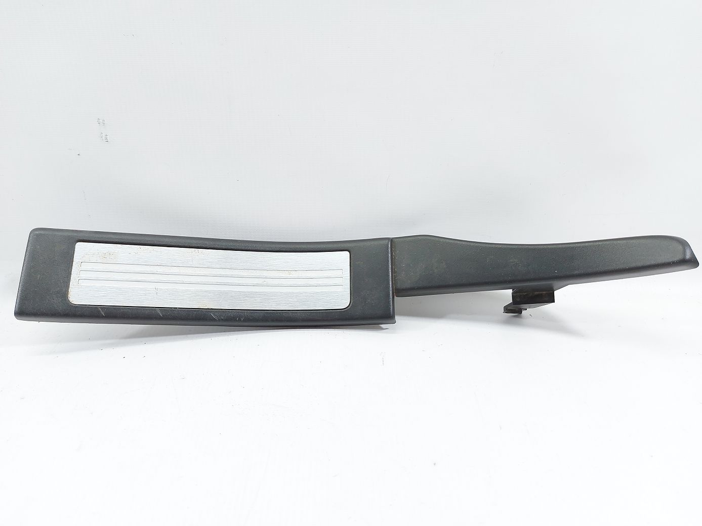 Xf. Накладка порога заднего левого Jaguar XF 2010-2015 C2Z3234AMS Jaguar XF