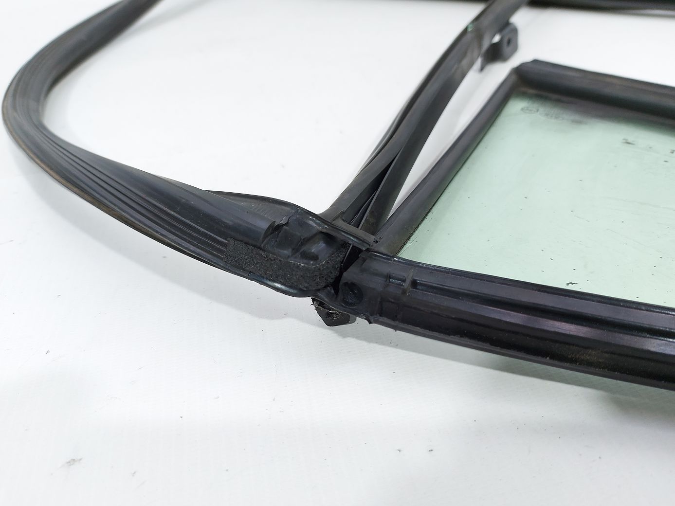 Forte Напрямна гумка скла дверей задньої лівої з кватиркою Kia Forte 2014-2016 83531A7000 Kia Forte 3