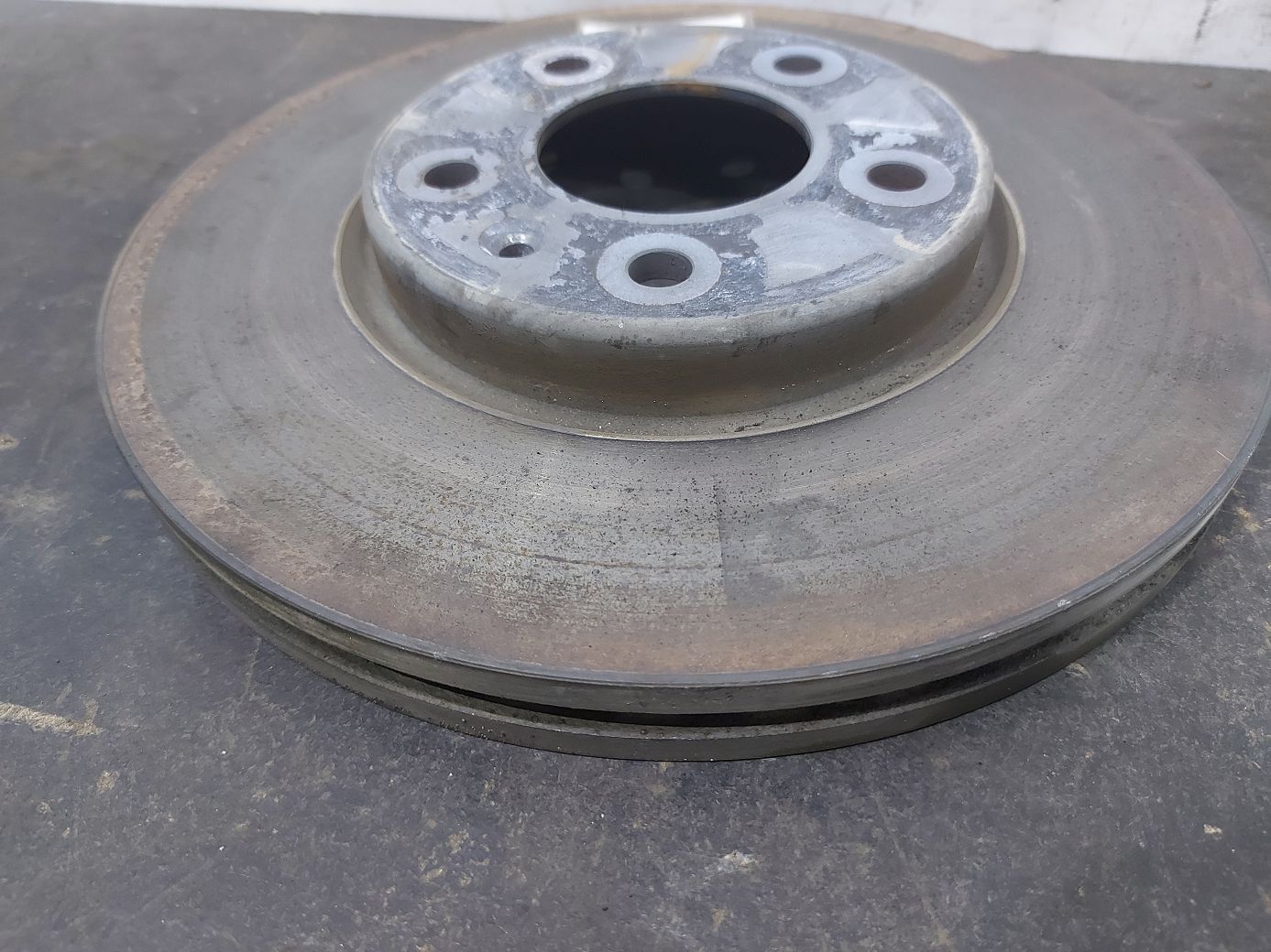 Malibu Диск гальмівний передній лівий/правий Chevrolet Malibu 2016-2021 13537160 Chevrolet Malibu 17