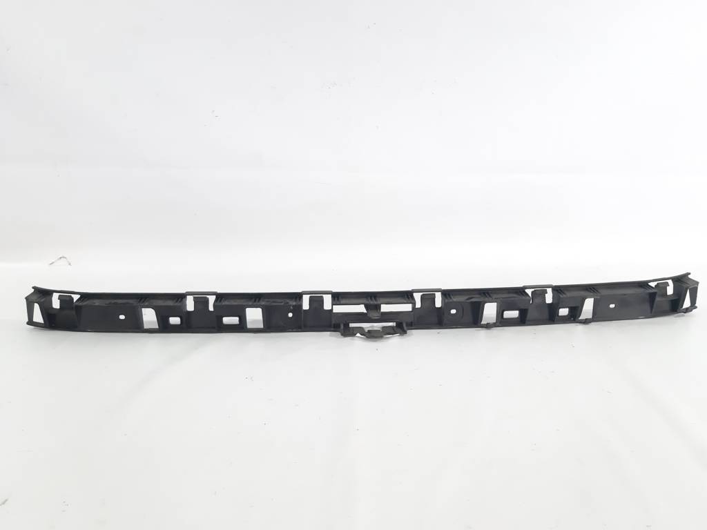 Jetta sedan. Кріплення заднього бампера центральне Volkswagen Jetta sedan 2011-2014 5C6807863 Volkswagen Jetta sedan