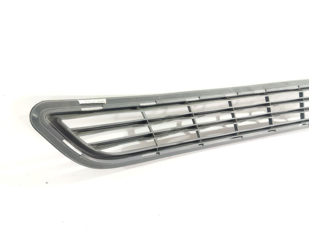 Fiesta Решётка бампера переднего нижняя Ford Fiesta 2014-2019 D2BZ17K945BC Ford Fiesta 5