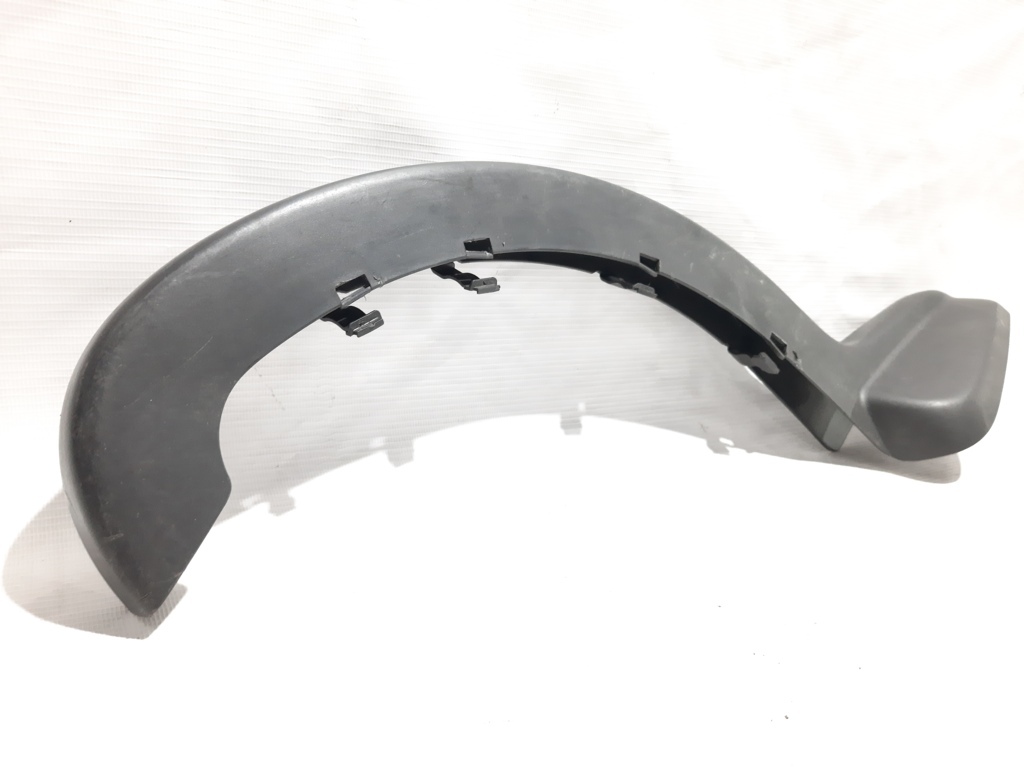 Passat s Накладка на петлю багажника левая (декор) Volkswagen Passat S 2012 561971821A82V Volkswagen Passat S 6