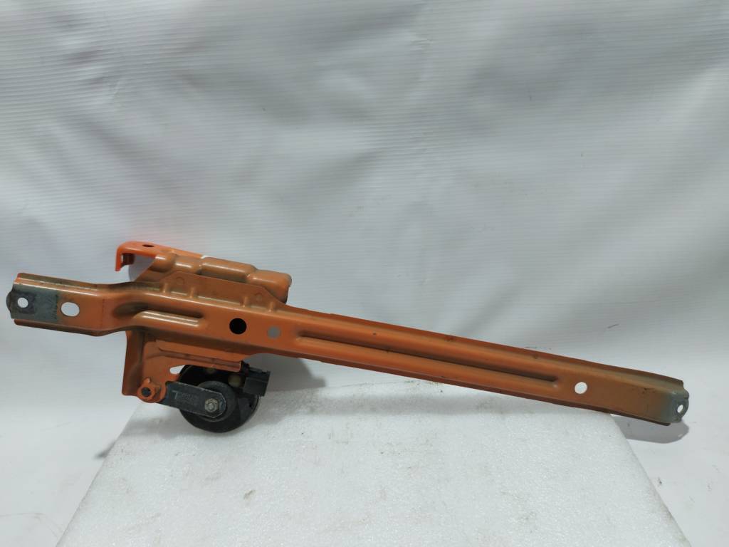 Prius c. Опора центрального переднього телевізора Toyota Prius C 2012-2017 5320852901 Toyota Prius C