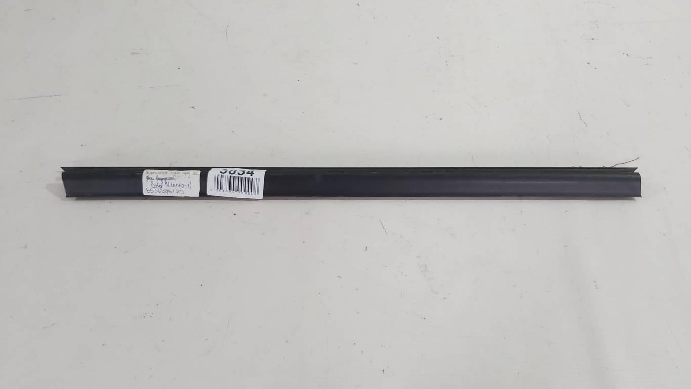 Nitro. Уплотнитель стекла внутренний двери передней левой Dodge Nitro 2010-2011 55360951AD Dodge Nitro