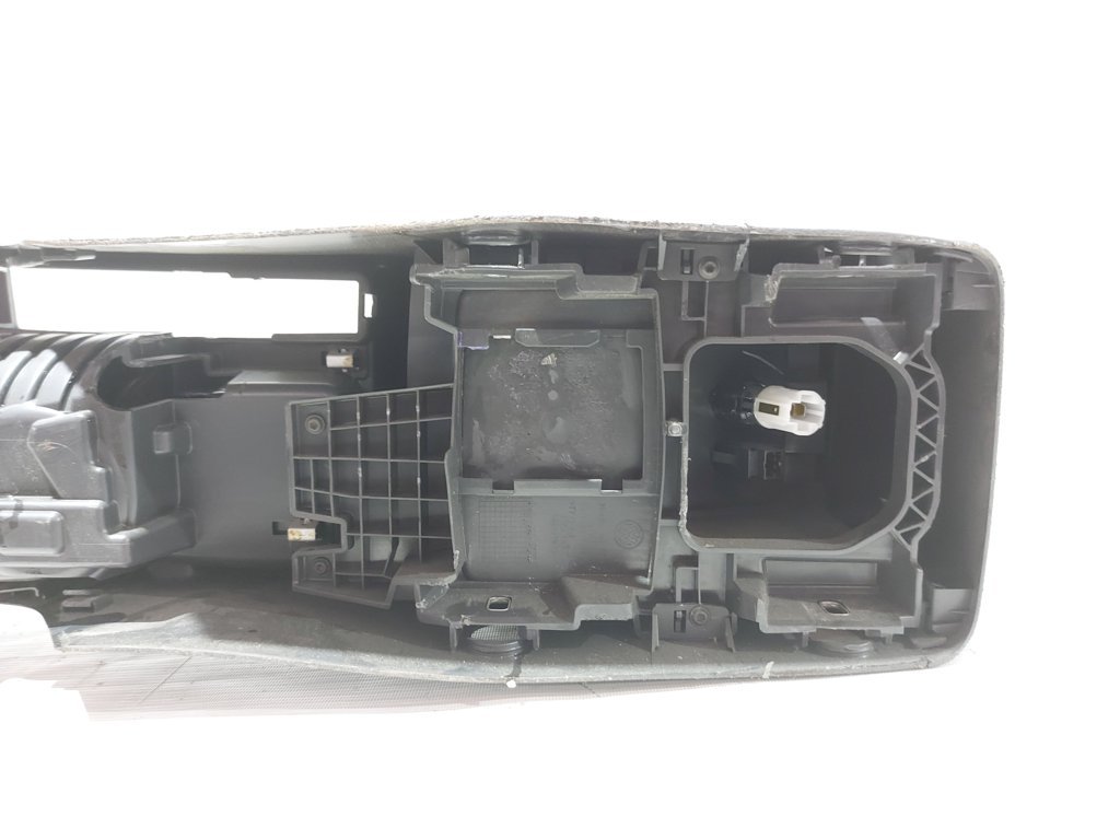 Passat s Консоль центральна Volkswagen Passat S 2012-2015 561863241C82V Volkswagen Passat S 15