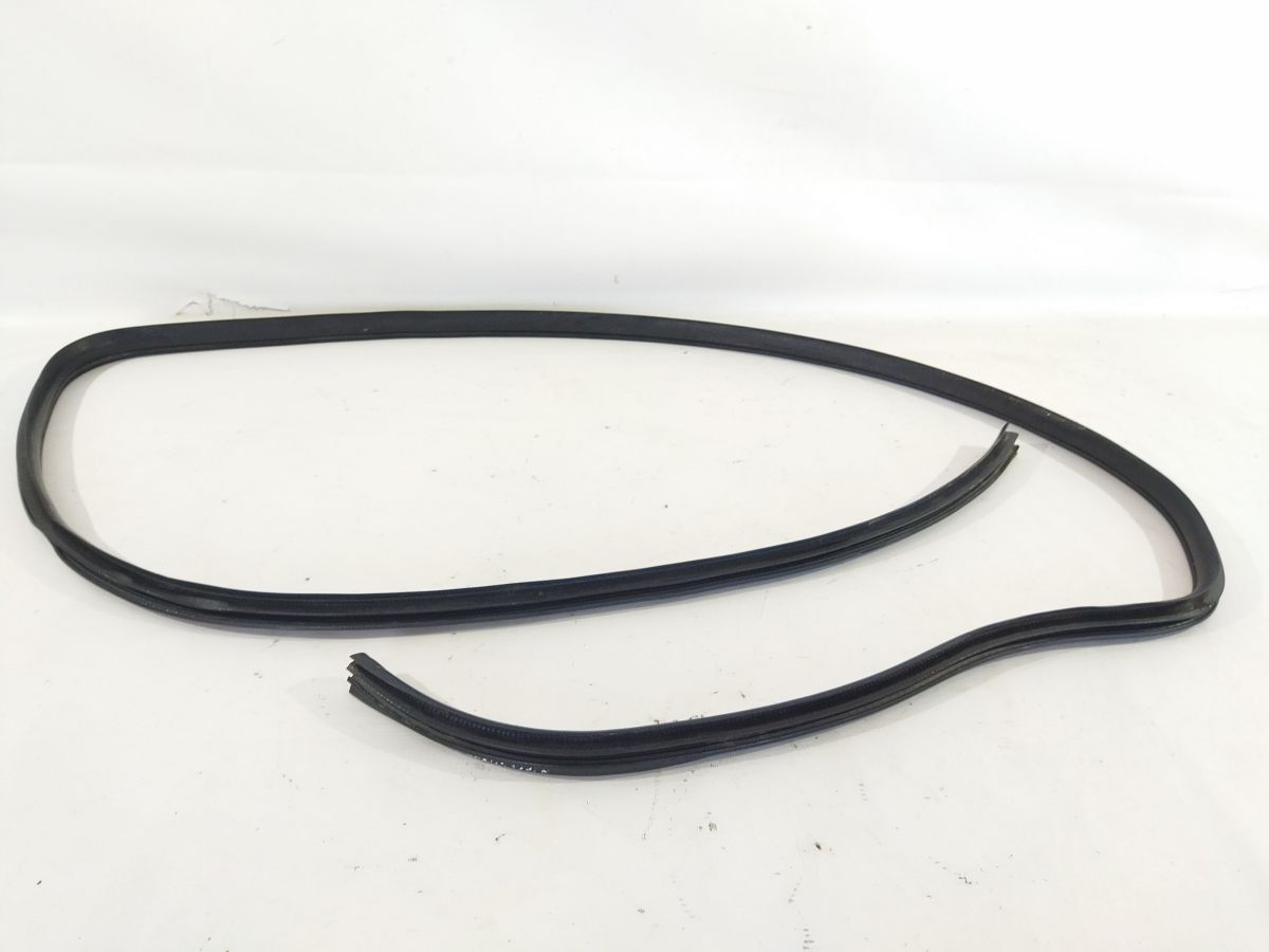 Forester. Ущільнювальна гумка прорізу дверей передньої лівої Subaru Forester 2014-2018 63527SG030 Subaru Forester Forester. Ущільнювальна гумка прорізу дверей передньої лівої Subaru Forester 2014-2018 63527SG030 Subaru Forester