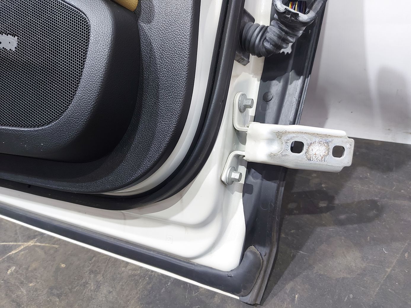 Ats Двері передні ліві без карти Cadillac ATS 2013-2016 84200616 Cadillac ATS 7