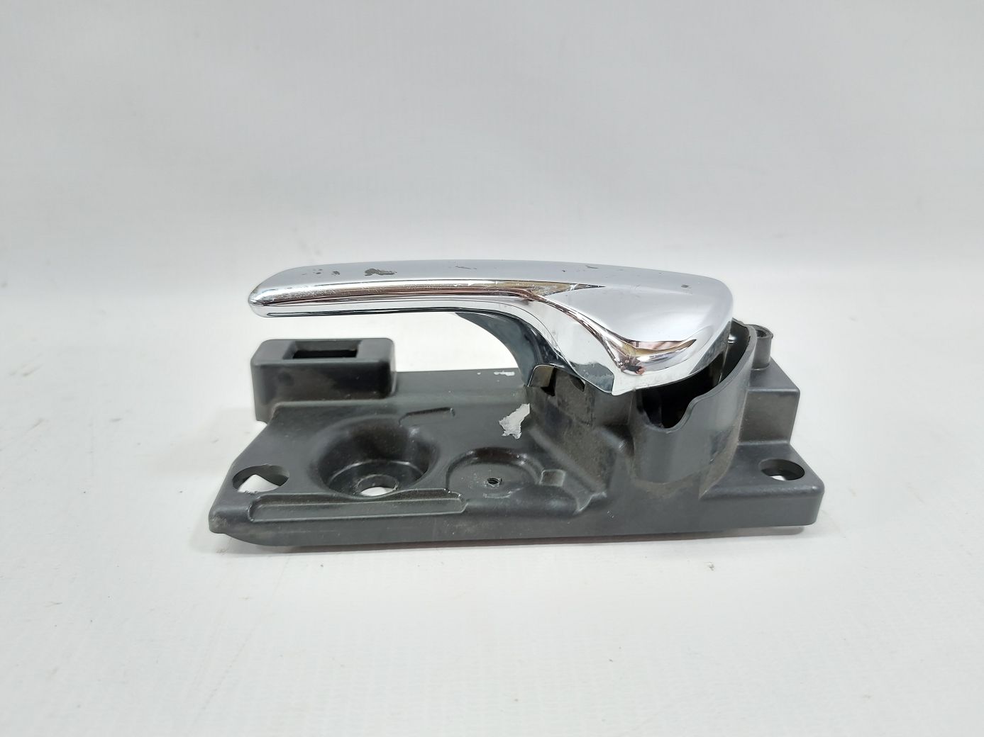 Journey Ручка двери передней левой внутренняя (хром) Dodge Journey 2009-2010 1GC79XDVAA Dodge Journey 2
