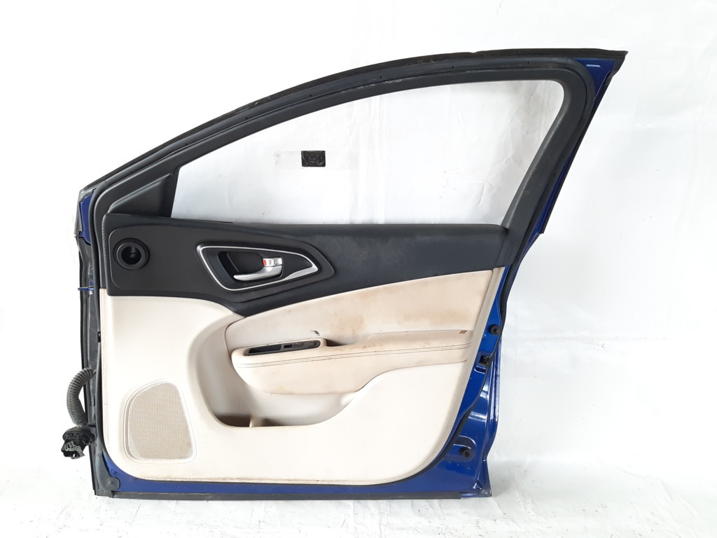 200 Двері передні права Chrysler 200 2015-2017 68248176AC Chrysler 200 22