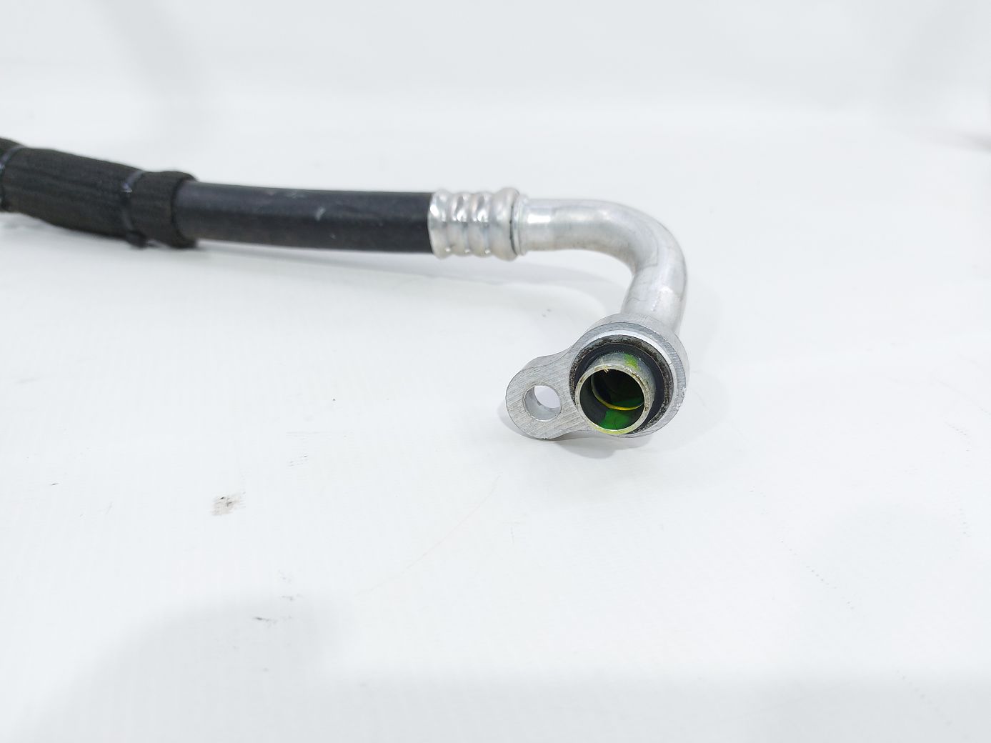 Malibu Трубка кондиціонера піч-конденсер Chevrolet Malibu 2016-2021 84421275 Chevrolet Malibu 4