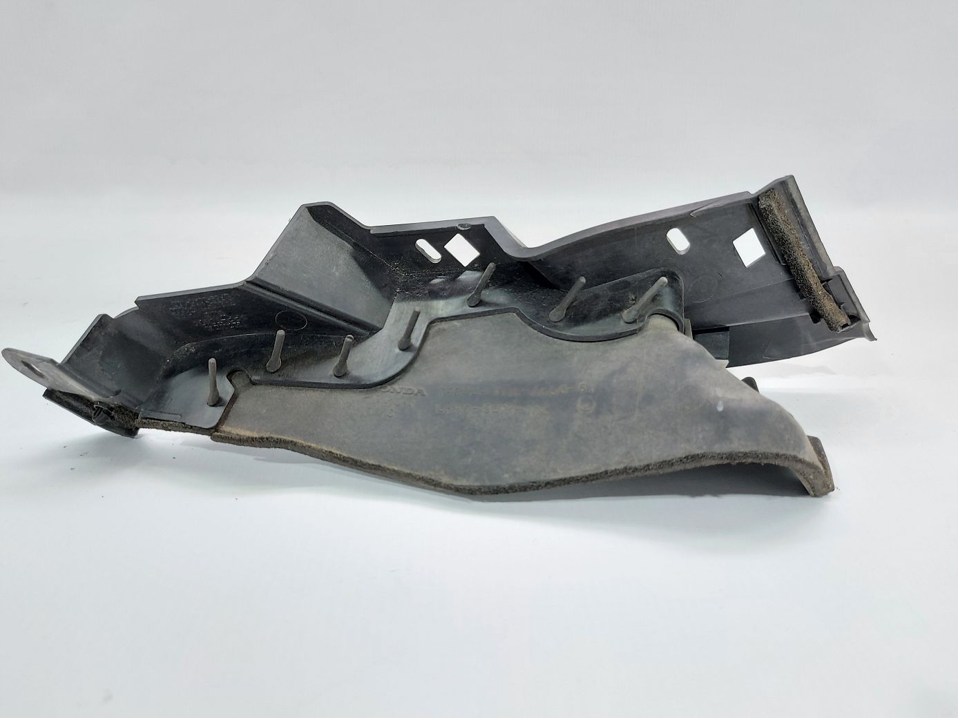 Insight Накладка петли капота левая Honda Insight 2010-2011 74212TM8A00 Honda Insight 3