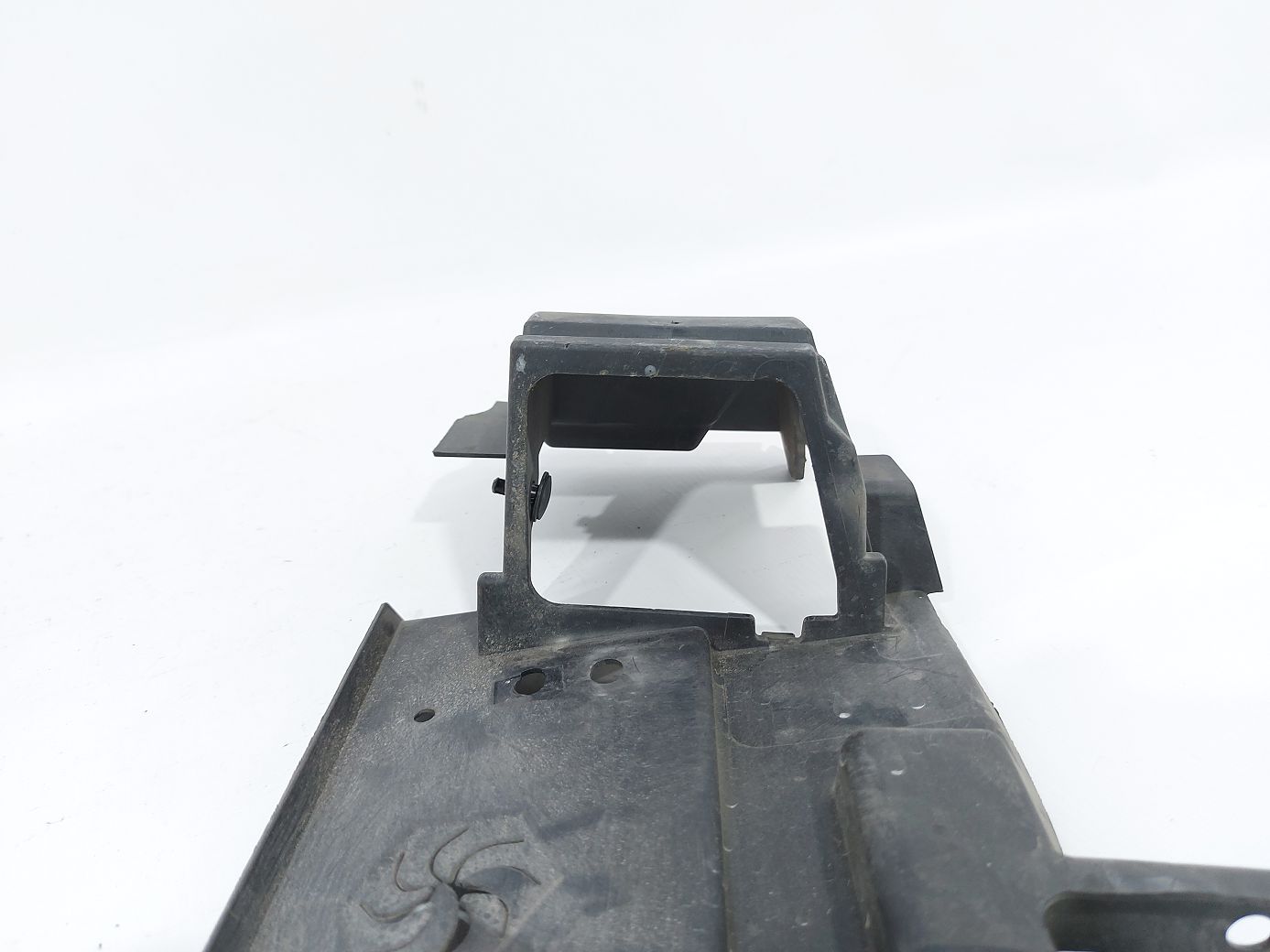 Dart Пильовик радіатора правий Dodge Dart 2014-2016 68381759AA Dodge Dart 3 Dart Пильовик радіатора правий Dodge Dart 2014-2016 68381759AA Dodge Dart 3