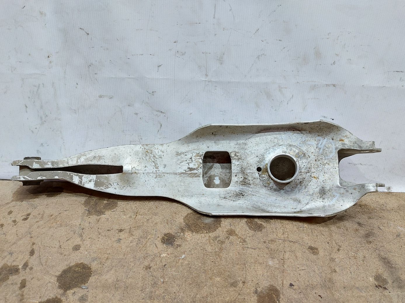 200 limited Важіль задній нижній під пружину лівий/правий Chrysler 200 Limited 2015-2017 68200065AC Chrysler 200 Limited 41