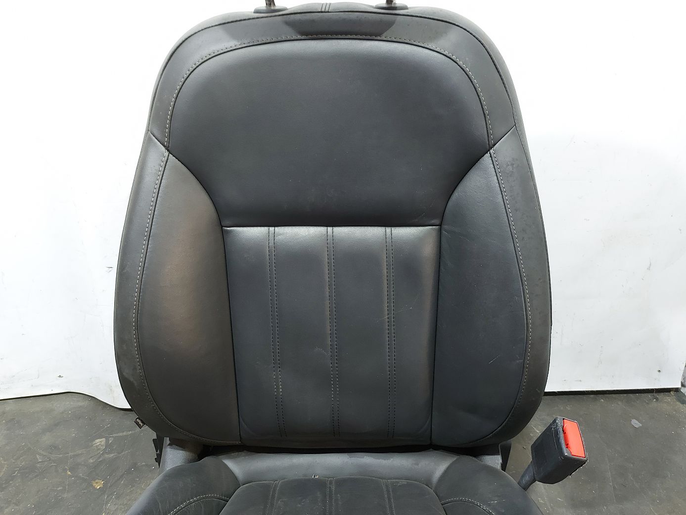Regal Сидение пассажирское (черная кожа) Buick Regal 2014-2017 23191394 Buick Regal 3
