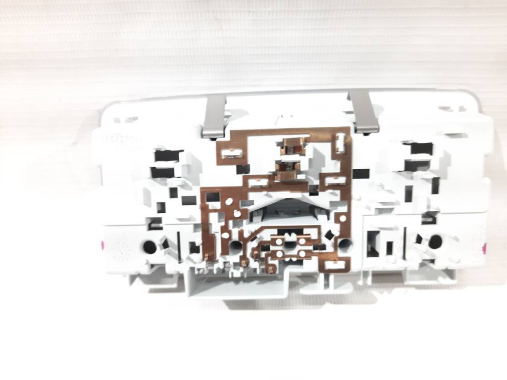 Cruze Світильник стельовий задній Chevrolet Cruze 2016-2018 13467031 Chevrolet Cruze 3