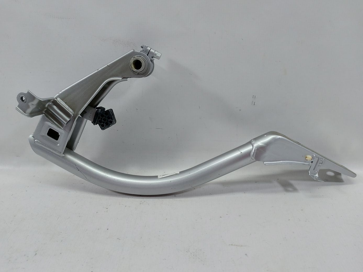 Malibu. Петля крышки багажника левая Chevrolet Malibu 2013-2015 22912179 Chevrolet Malibu