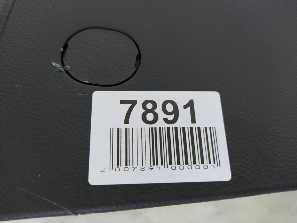 Forester Консоль підлокітника Subaru Forester 2014-2018 92113SG010 Subaru Forester 9