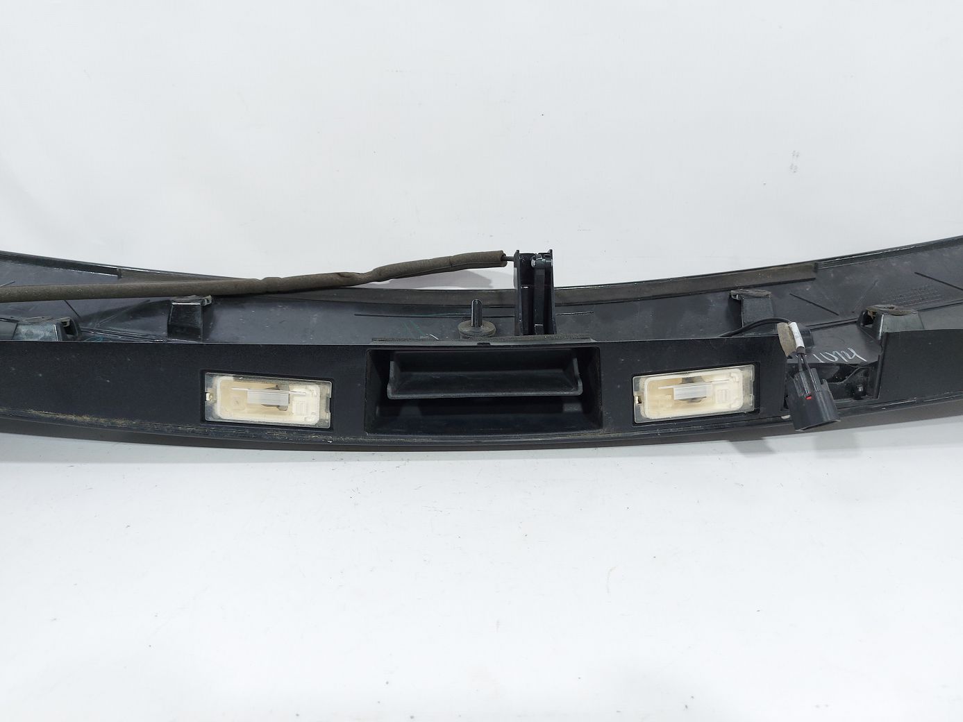 Grand caravan Накладка крышки багажника Dodge Grand Caravan 2011-2020 1UT61AXRAA Dodge Grand Caravan 8
